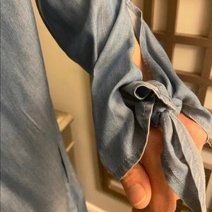 Fun the up sleeve, denim flowy, but professional dress mid length